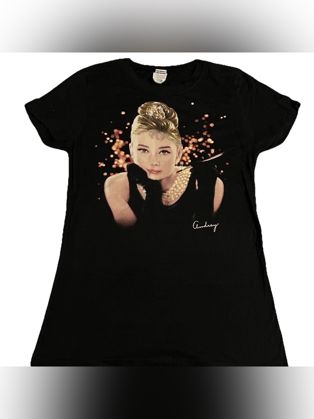 Audrey Hepburn 2008 Breakfast At Tiffany’s Black Graphic Shirt Size L